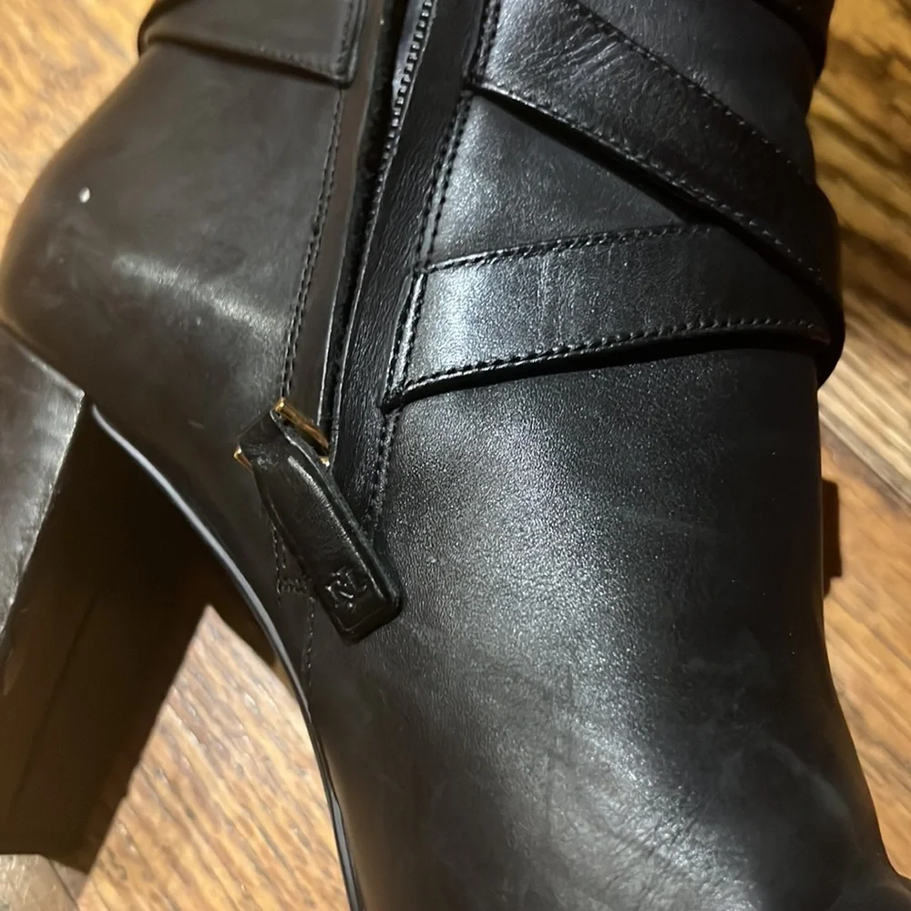 Ralph Lauren boots -2.5 inch heel *size 9* - Picture 8 of 9